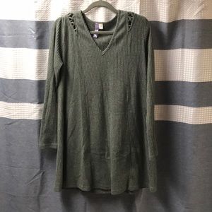 Francesca’s Alya brand tunic sweater/dress. MD.